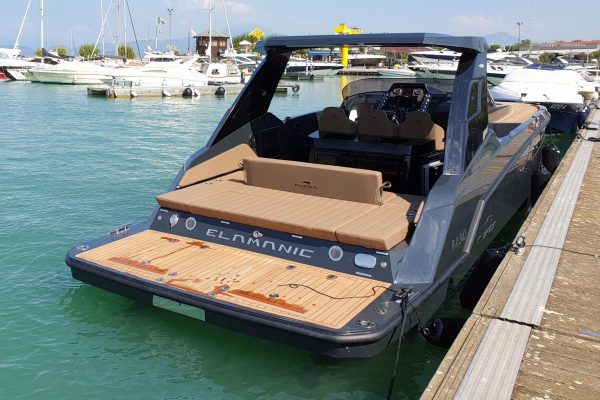 Aurea Yachts 30 Cabin T.Top - maniglie poppa 2
